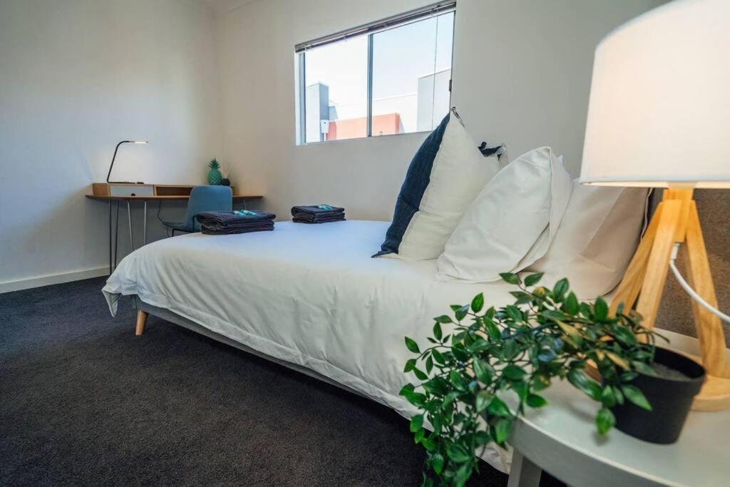 Nirvana On Gray - 2br Staycation Wifi Apartment Adelaide