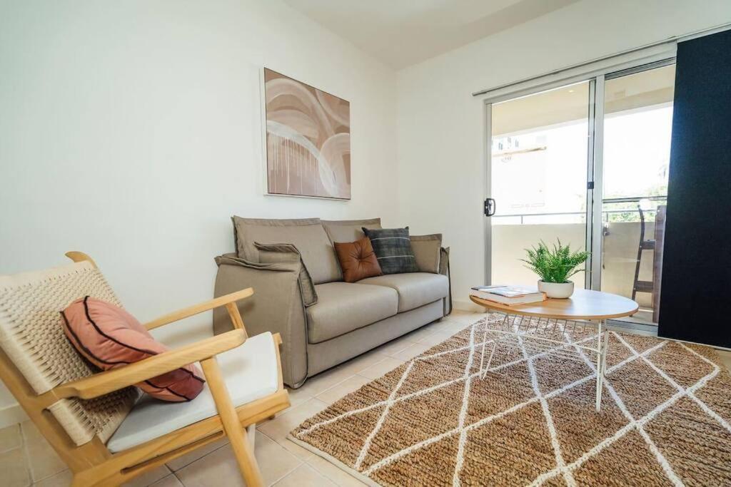 Nirvana On Gray - 2br Staycation Wifi *