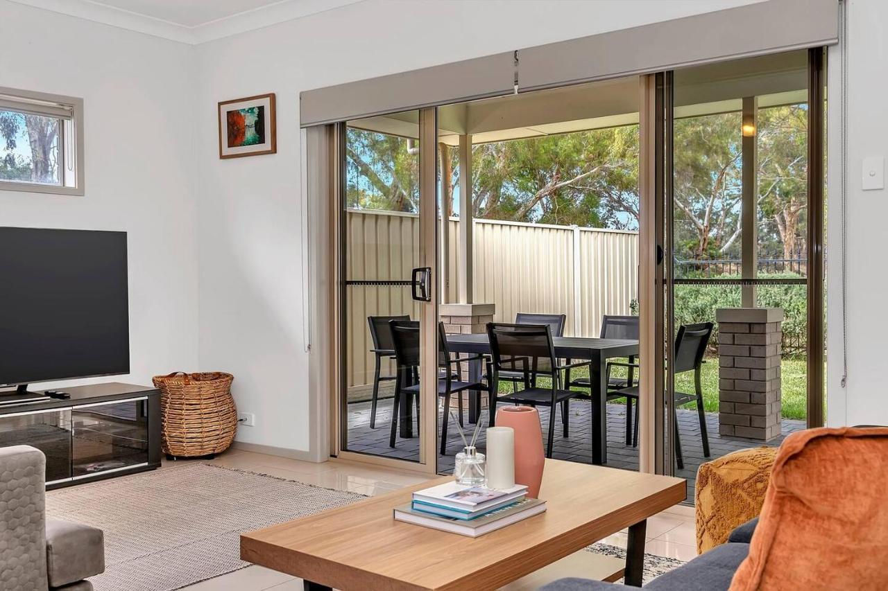Opie's Oasis Between West & Henley South Holiday home Adelaide