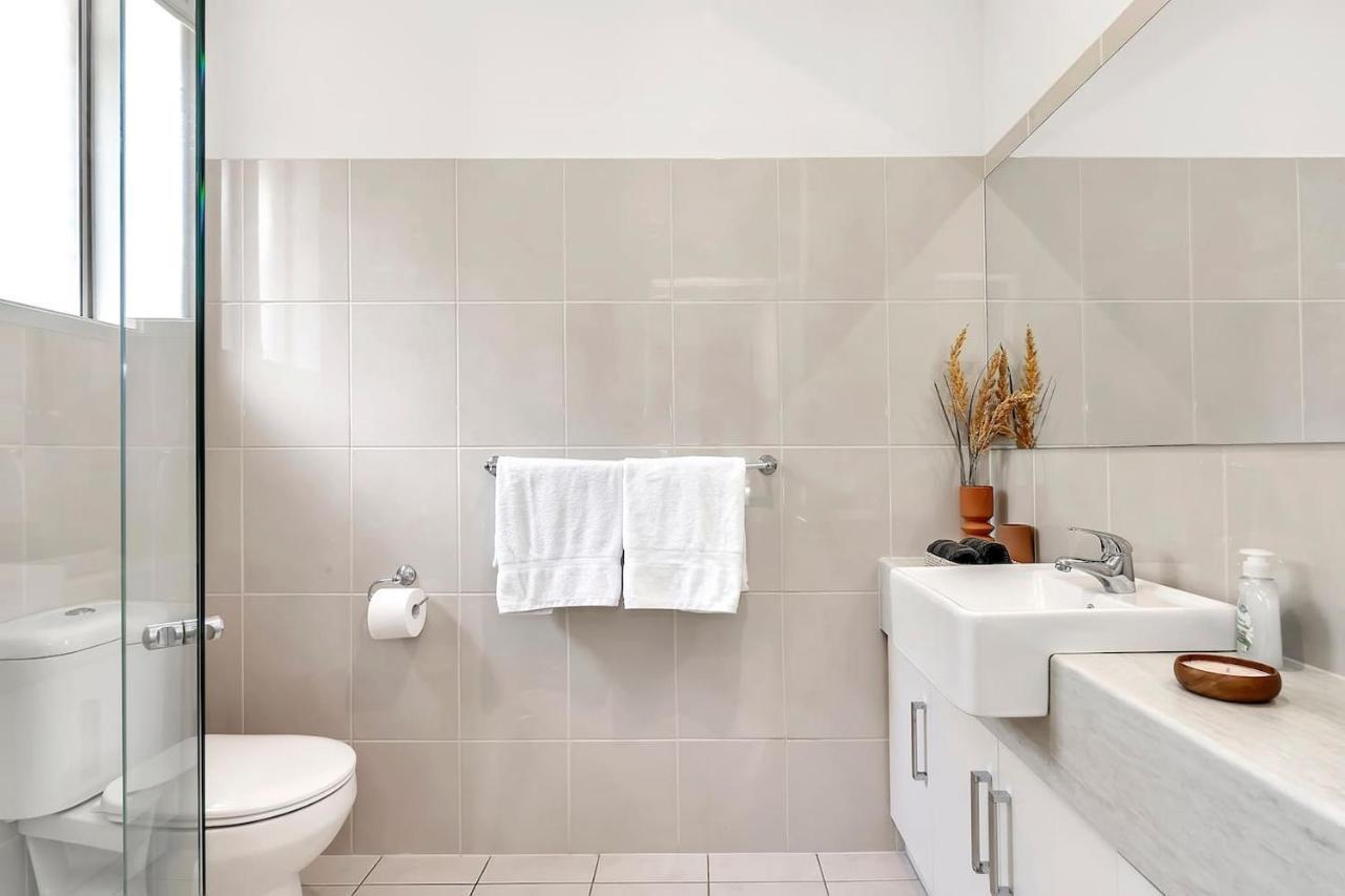 Opie's Oasis Between West & Henley South Holiday home *