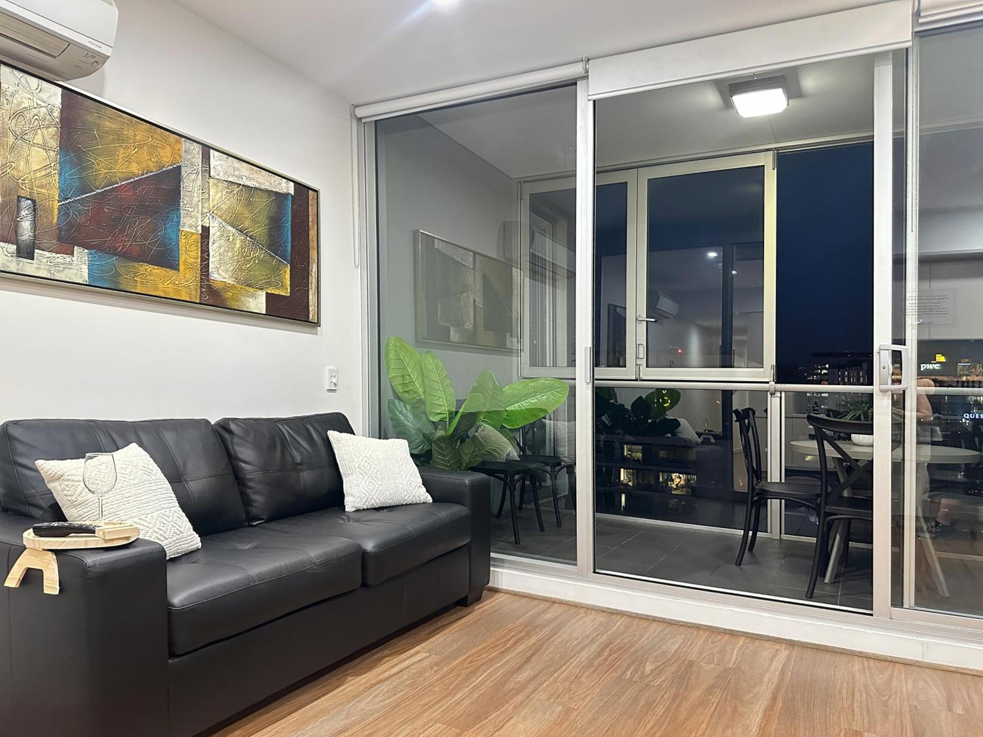 Cbd Penthouse View Apartment