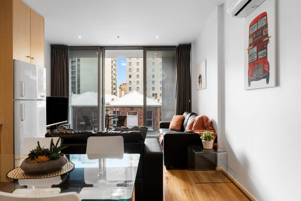 The Heart Of The Cbd - 2br Modern Wi-fi *