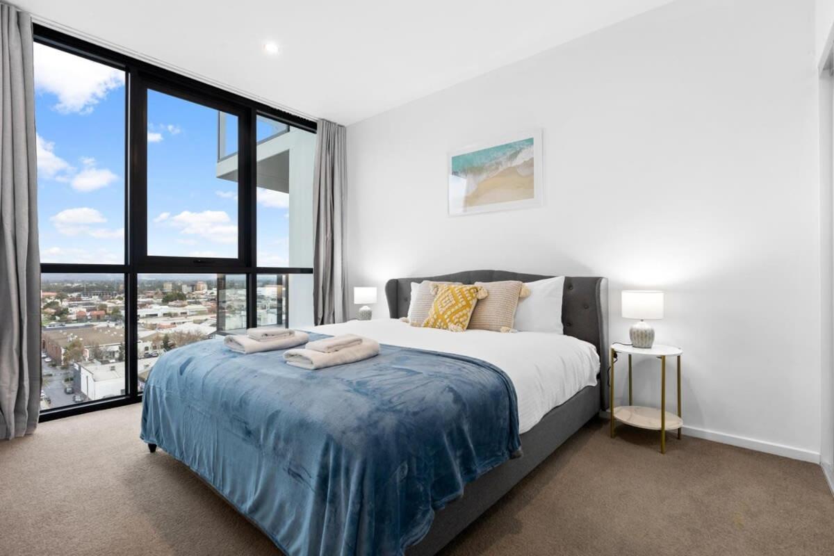 The Elegant 1br Cbd - View - Parking * Adelaide