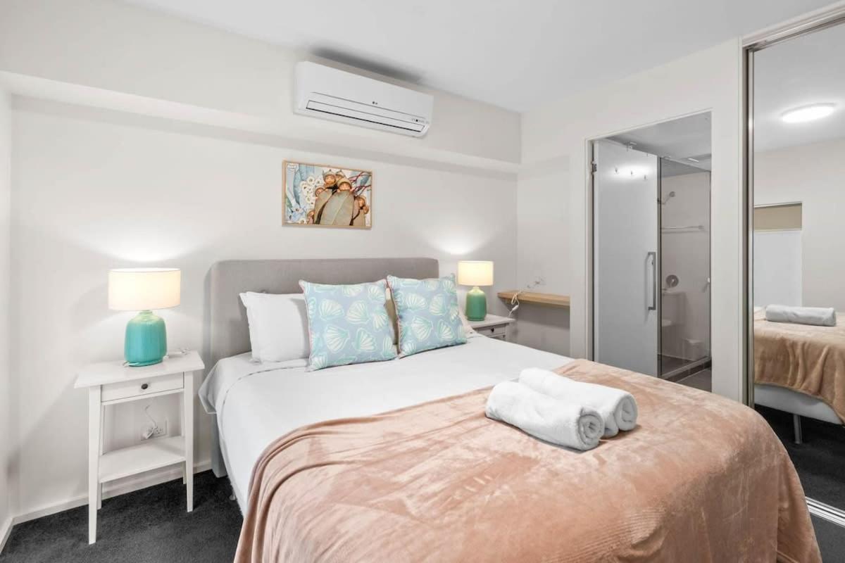 Amazing Cbd 2br - Walkable & Wi-fi & Charm *