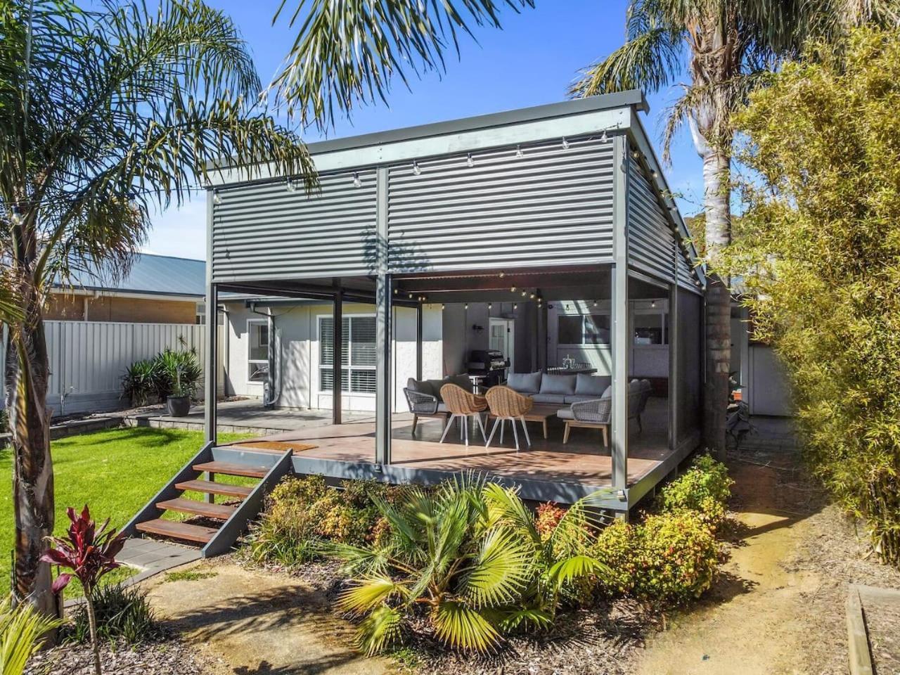 Christies Garden - A Beachside Entertainer's Gem * Adelaide