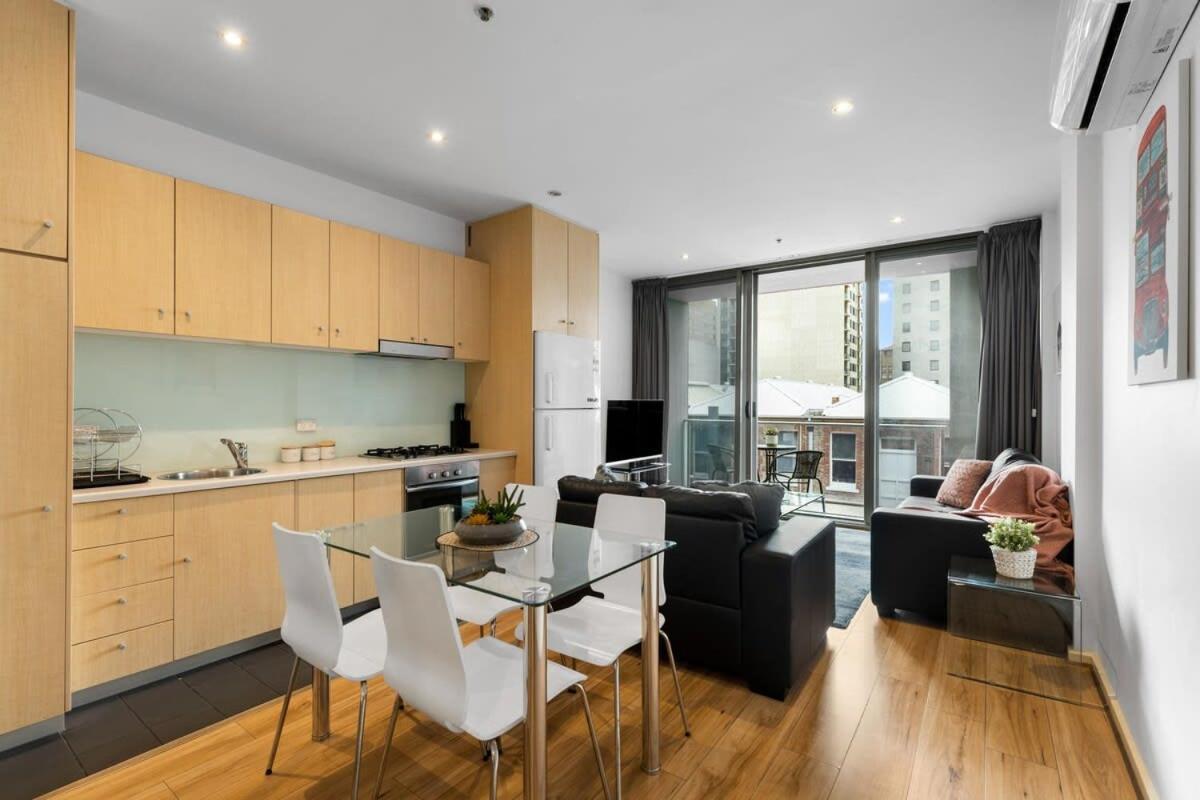 The Heart Of The Cbd - 2br Modern Wi-fi *