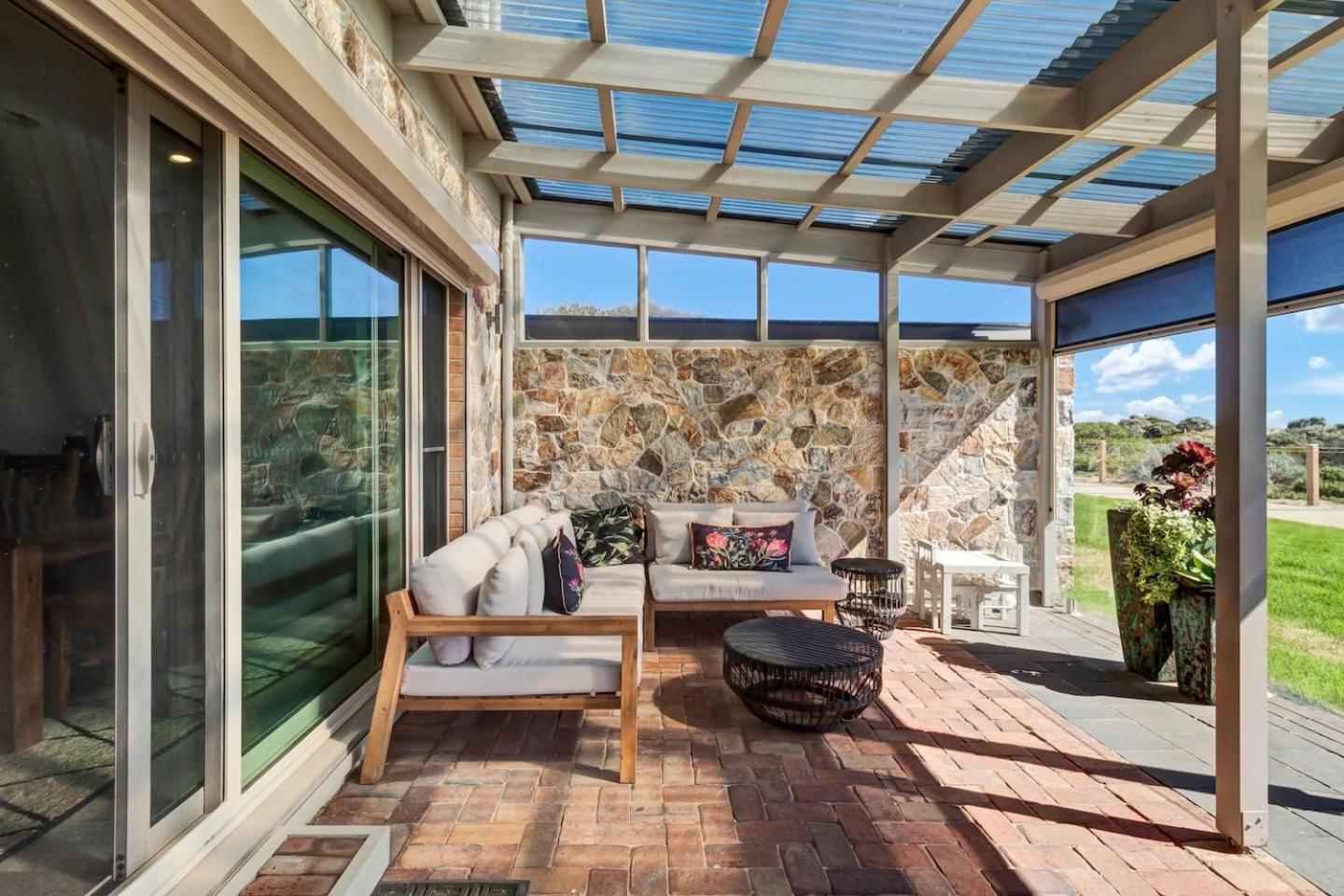 Holiday home Beachfront At Sandpiper - A Spacious Coastal Escape Adelaide