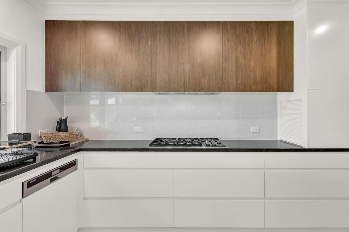 Holiday home Beachfront At Sandpiper - A Spacious Coastal Escape Adelaide