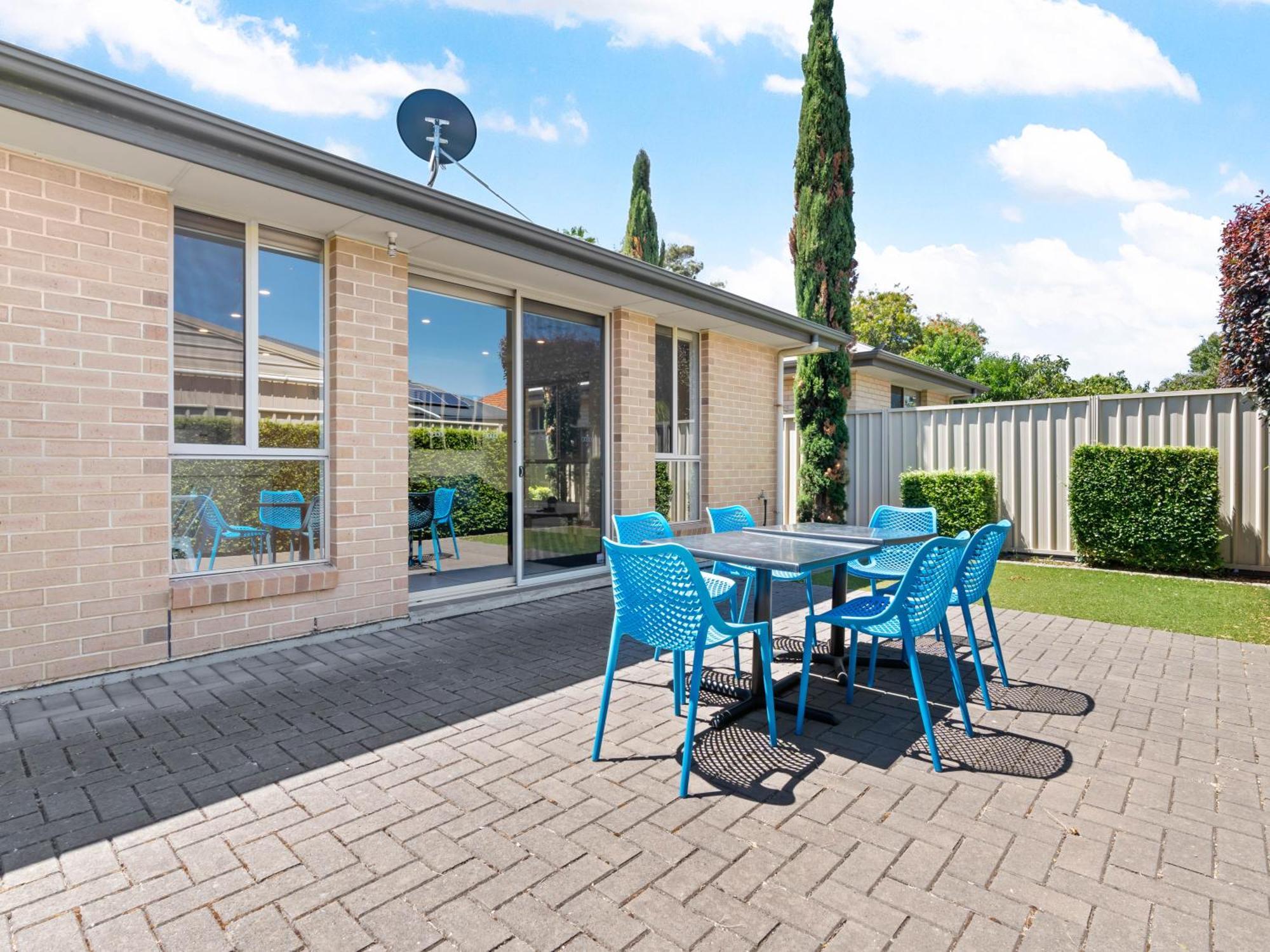 No Stairs, Big House, Garage Richmond 2 Holiday home *