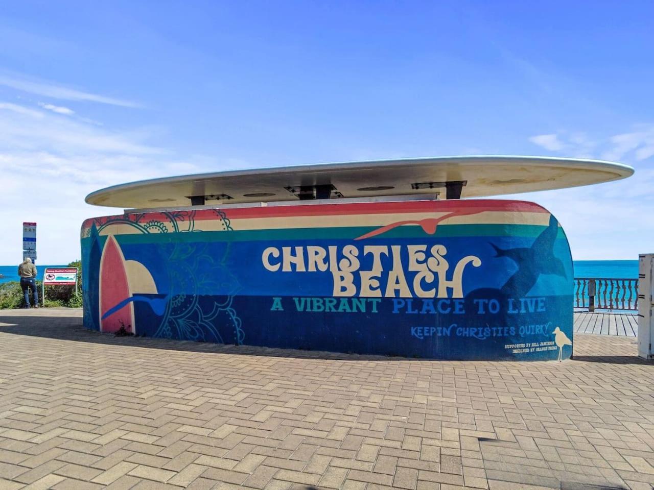 Christies Garden - A Beachside Entertainer's Gem