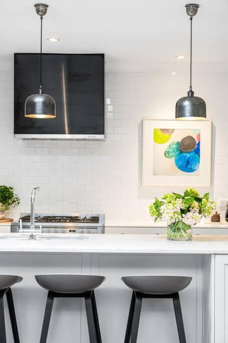 Iris @ Norwood - Luxe 4br Villa Adelaide