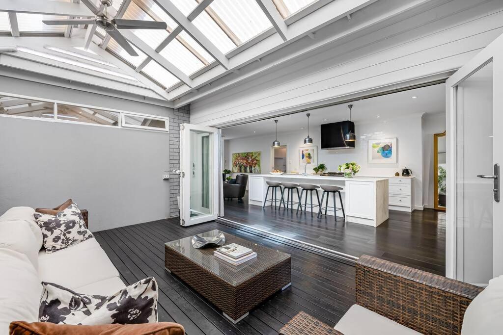 Iris @ Norwood - Luxe 4br Villa