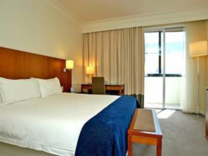 Majestic Roof Garden 4*