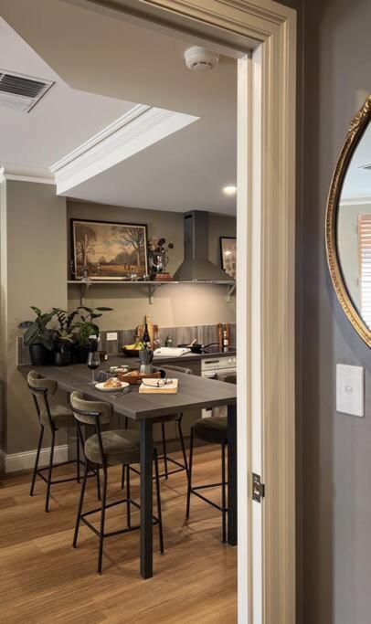 Charlie On Charlick - Fully Renovated 1br Adelaide