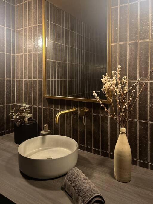 Apartamento Charlie On Charlick - Fully Renovated 1br Adelaide