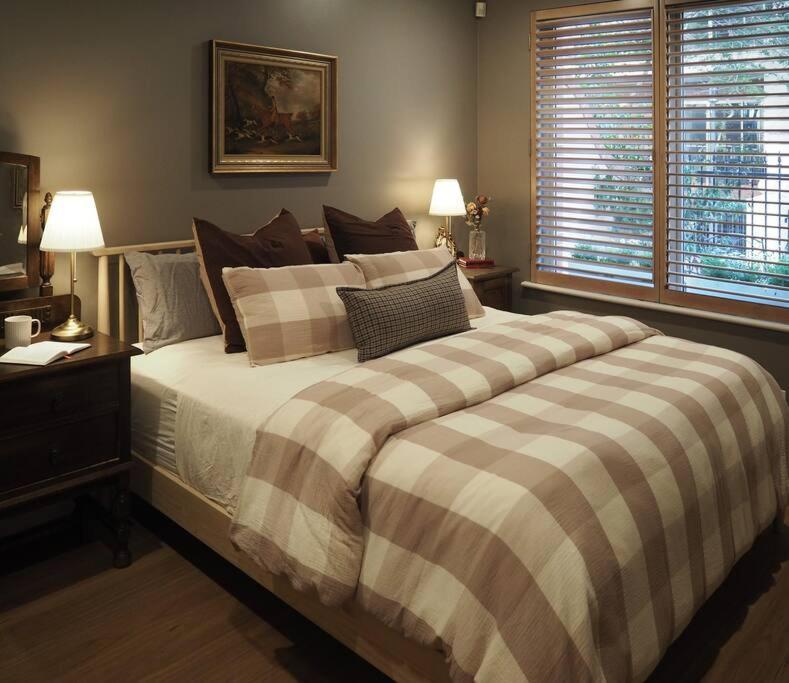 Charlie On Charlick - Fully Renovated 1br Apartamento