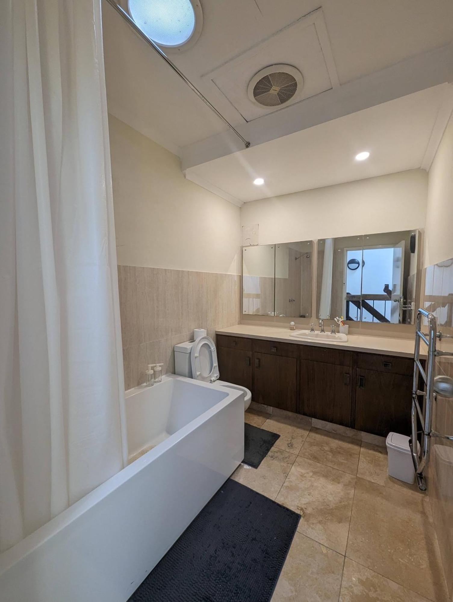 Budget Double Bed Homestay Adelaide