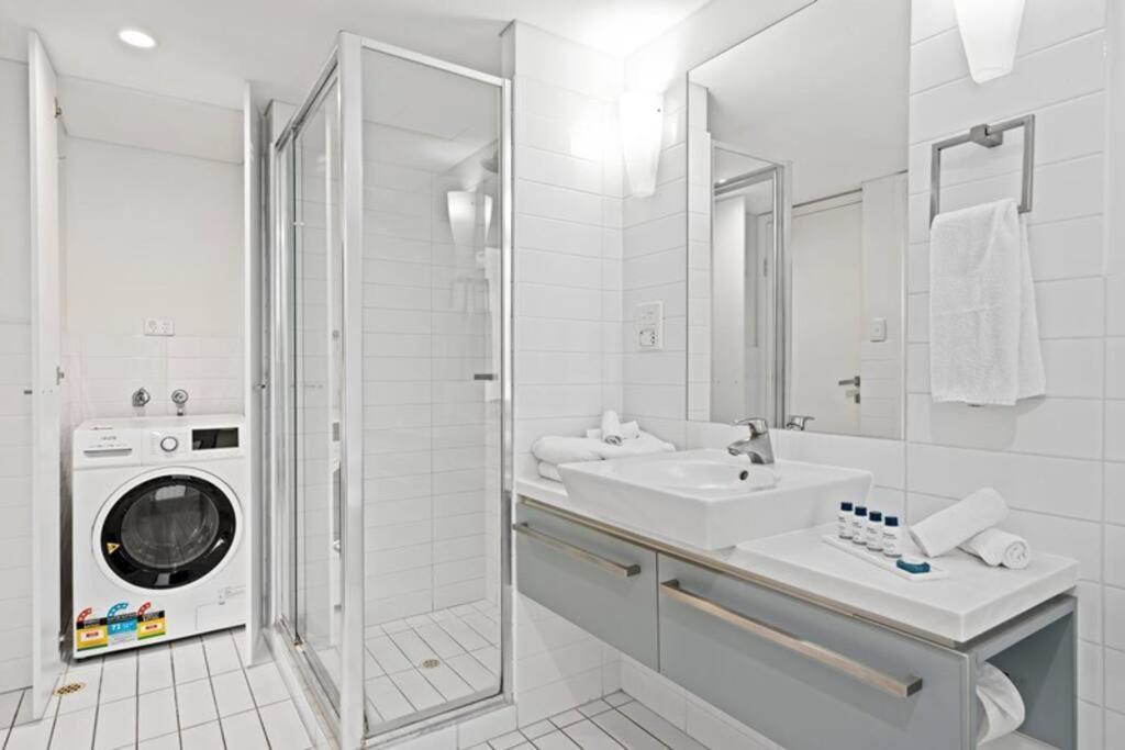 Apartment New Heights On North Terrace - 2br Cbd Views Pool *