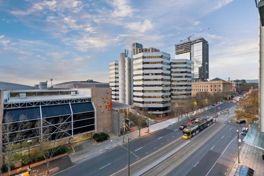 Apartment New Heights On North Terrace - 2br Cbd Views Pool *