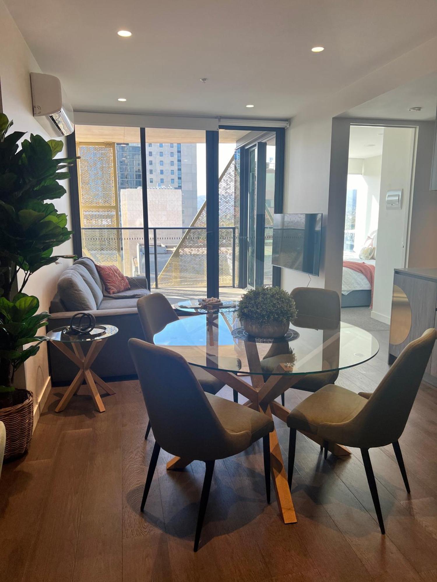 Apartment Realm 1206
