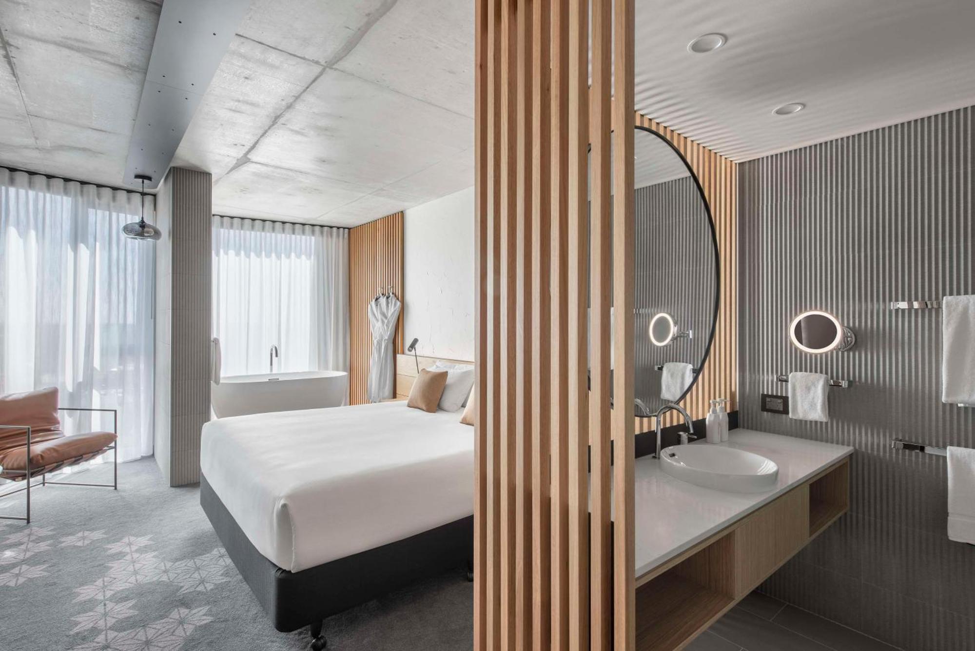 Vibe Hotel 4*