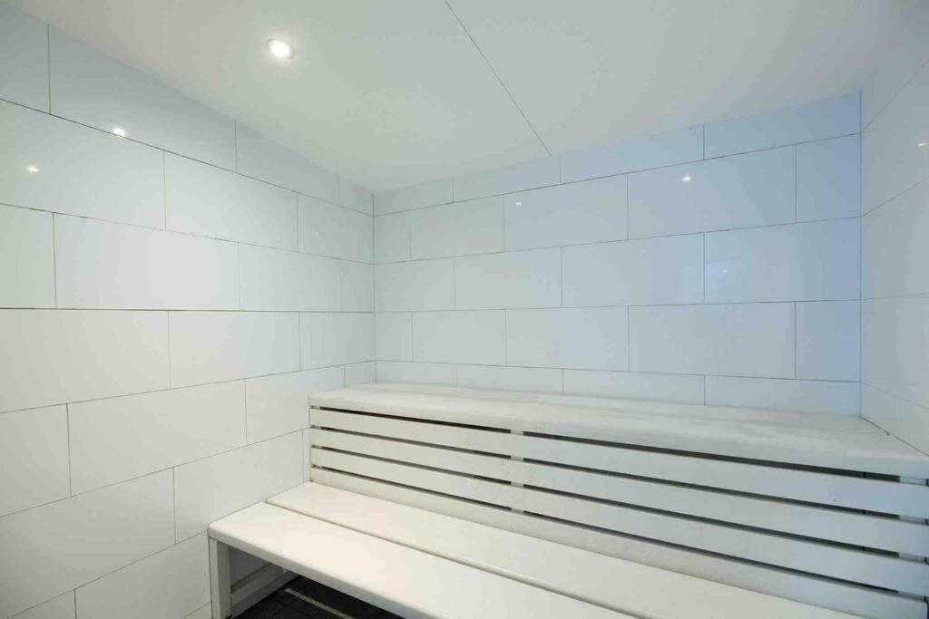 Apartment, Pool & Carpark Apartment *