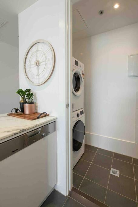 Apartment, Pool & Carpark Adelaide