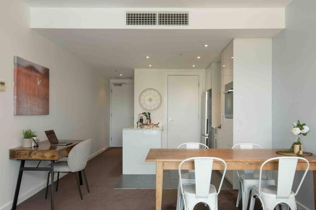 Apartment Apartment, Pool & Carpark *