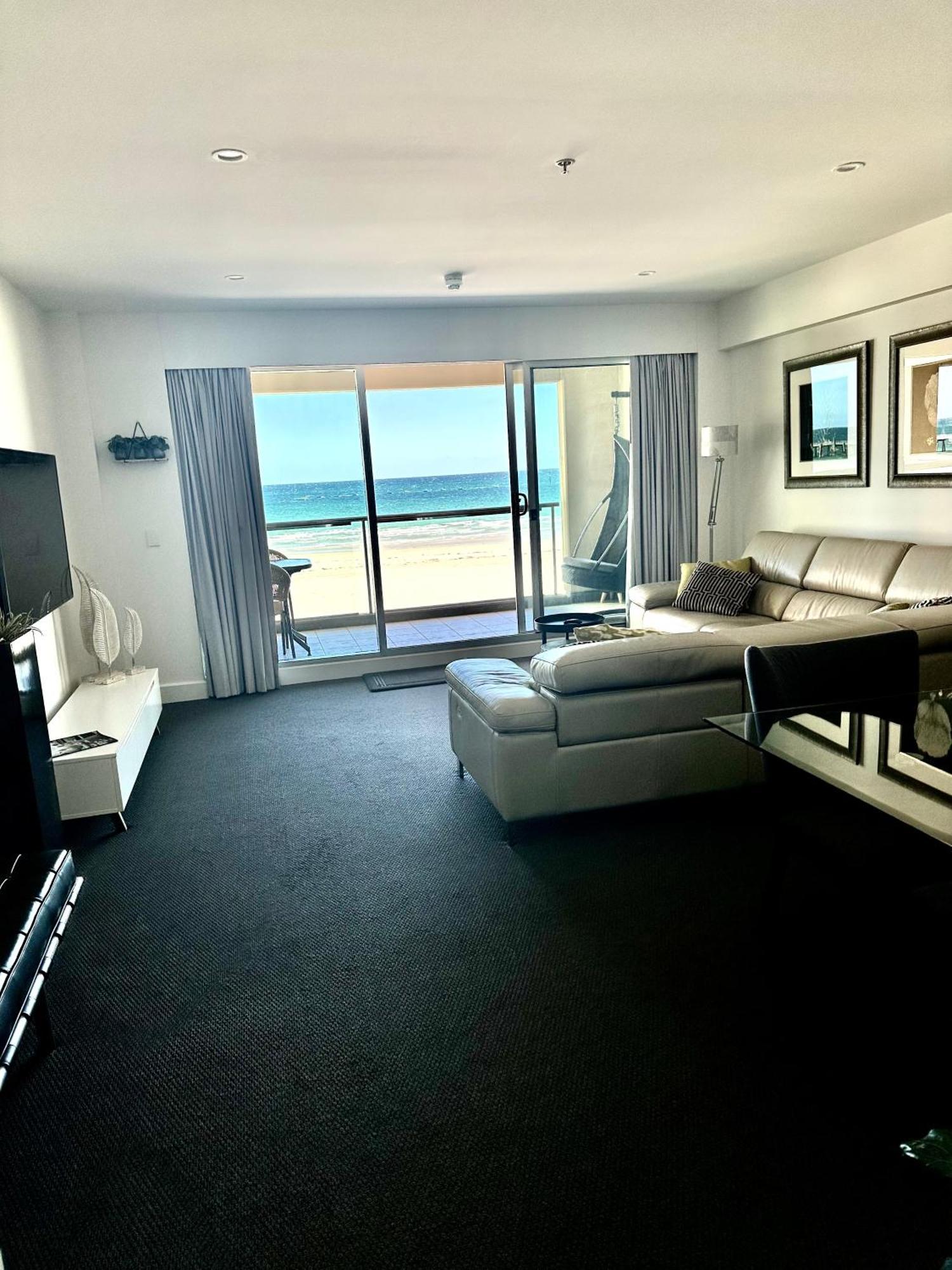 Absolute Beachfront At The Pier Glenelg