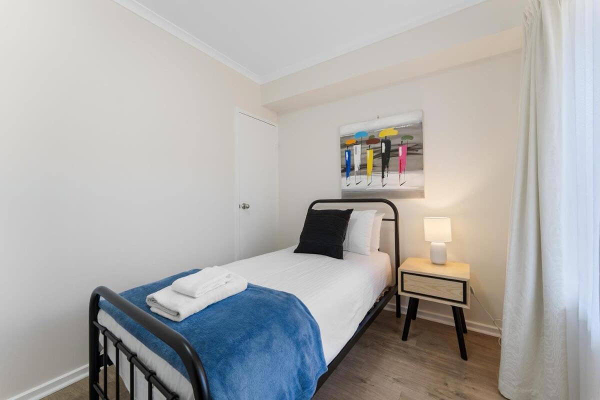 Apartment Hidden Gem Of Cbd - 3br Apt-free Parking-wifi Adelaide