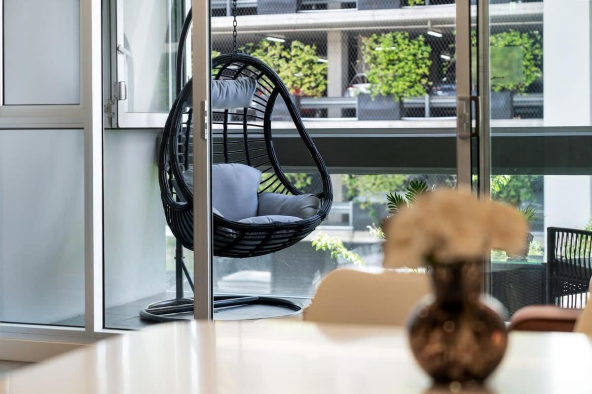 Comfy And Lovely Cbd 1br Apt -free Wi-fi Holiday home