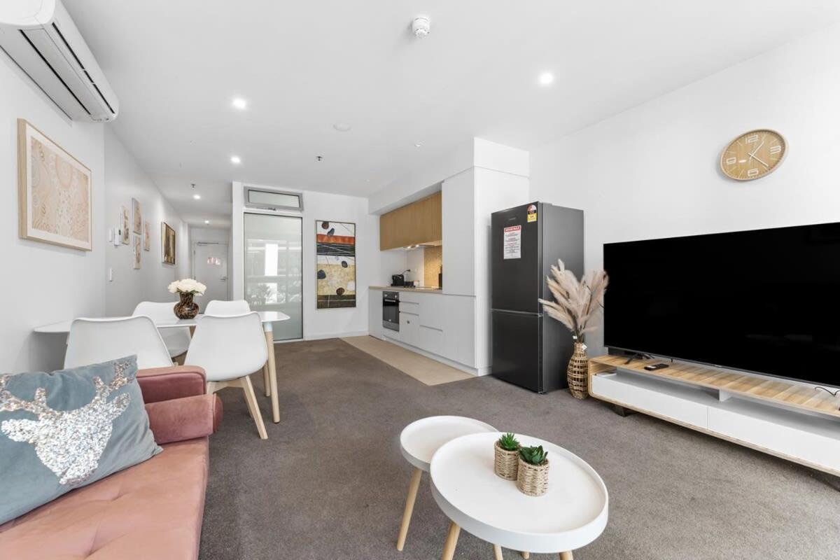 Comfy And Lovely Cbd 1br Apt -free Wi-fi *