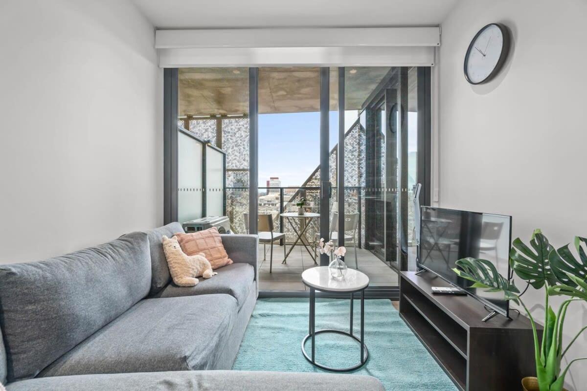 Taffy On Realm Rundlemall Pool&gym Easylifestyle Holiday home Adelaide
