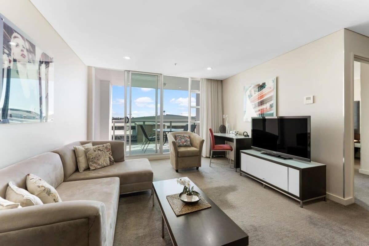 Apartment Cbd 2br At 96 North Tce - Free Parking *