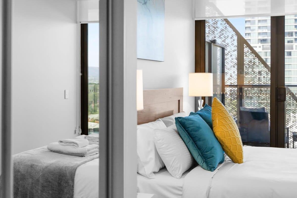 Cbd Oasis - 2br Realm Retreat - Level 19 *