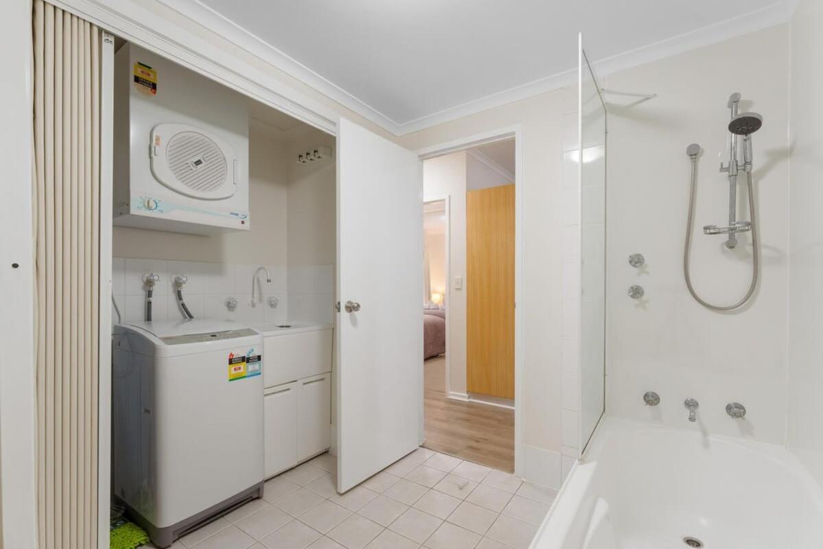 Hidden Gem Of Cbd - 3br Apt-free Parking-wifi * Adelaide