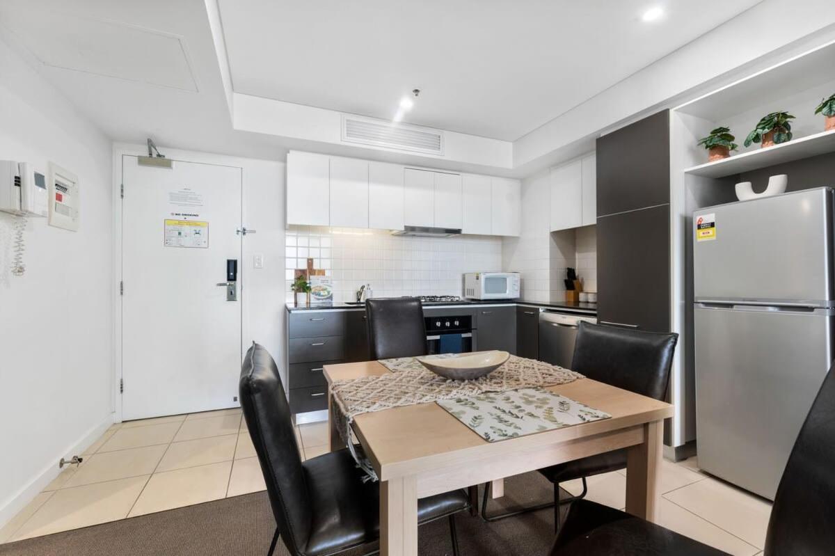 Cbd Modern 2br Free Parking Apartment *