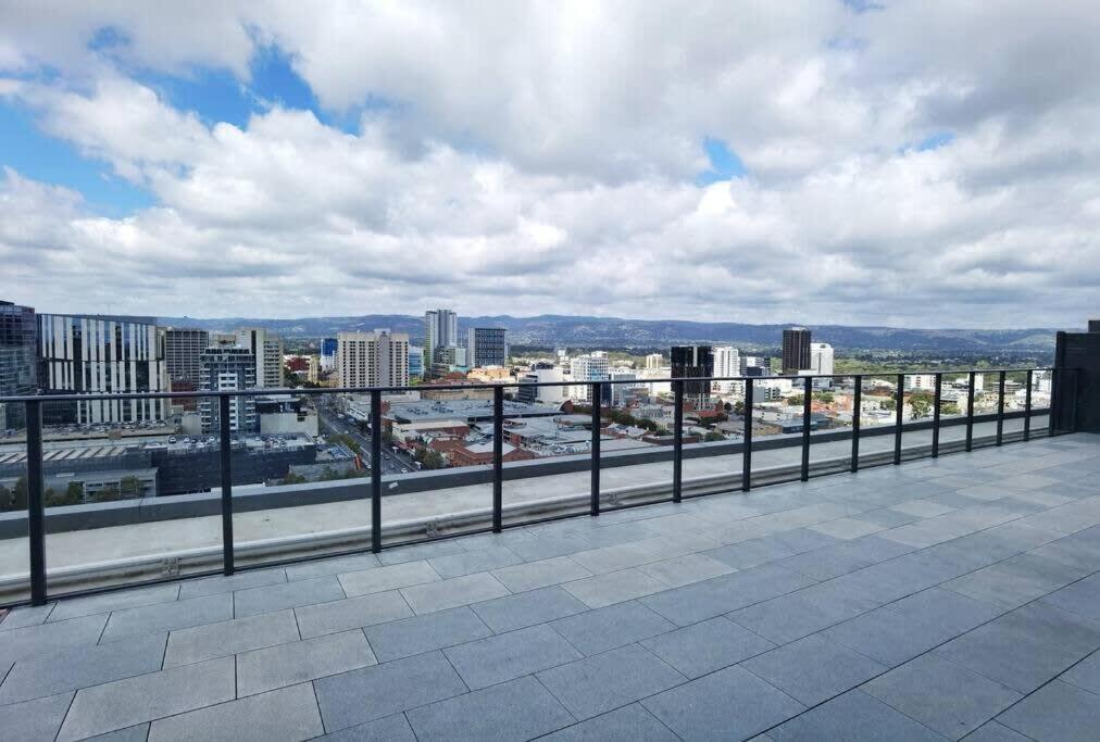 Comfy Place With Fabulous View Penthouse Level *