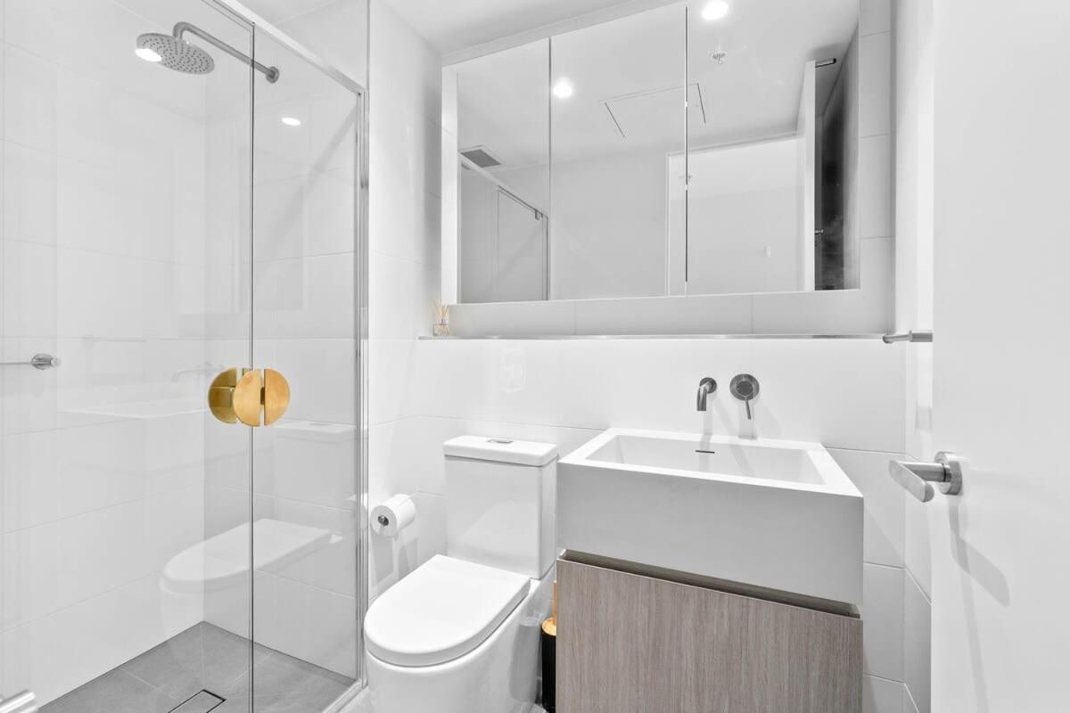 Apartment Cbd Oasis - 2br Realm Retreat - Level 19 Adelaide