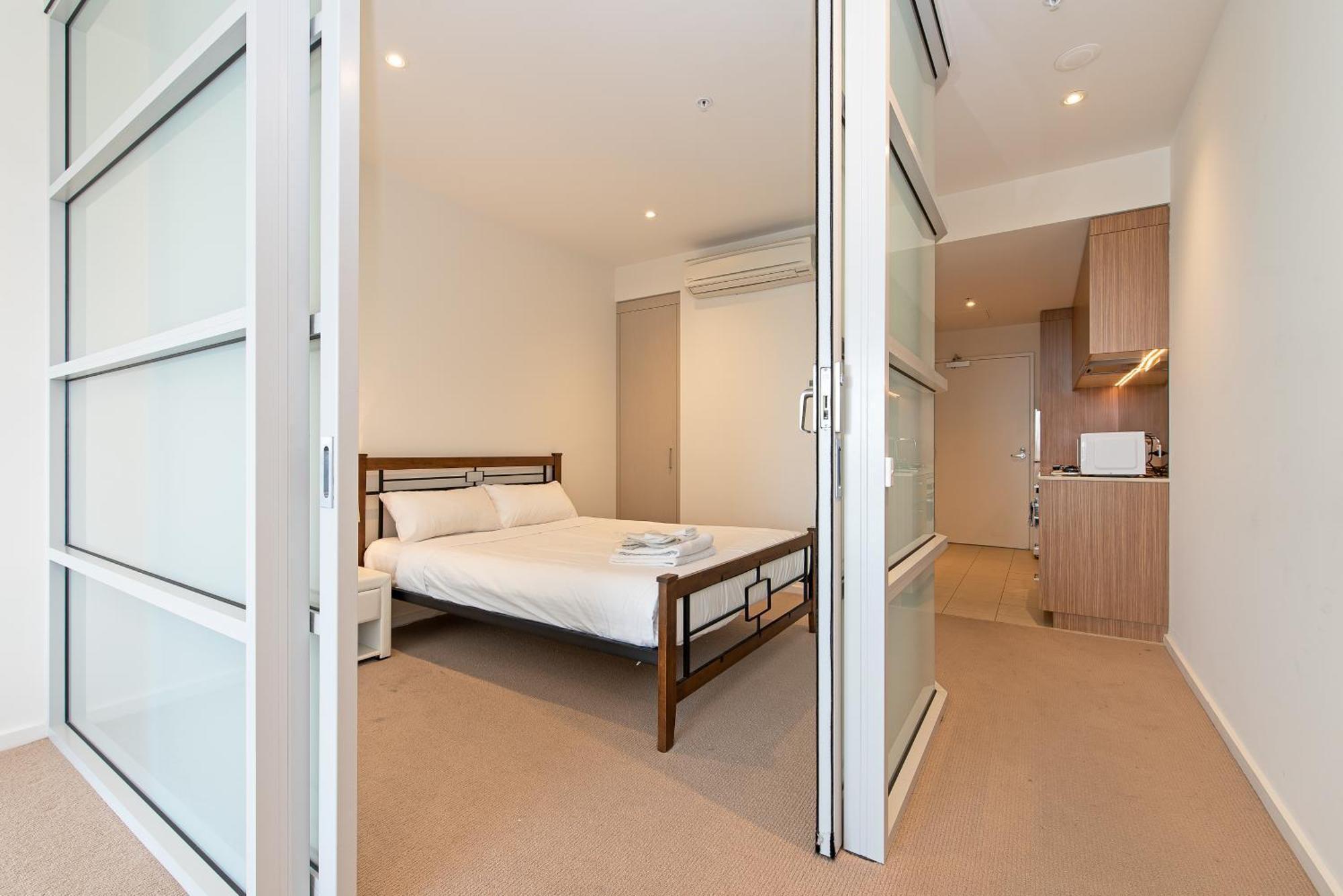 Apartment Vision On Morphett With Parking *