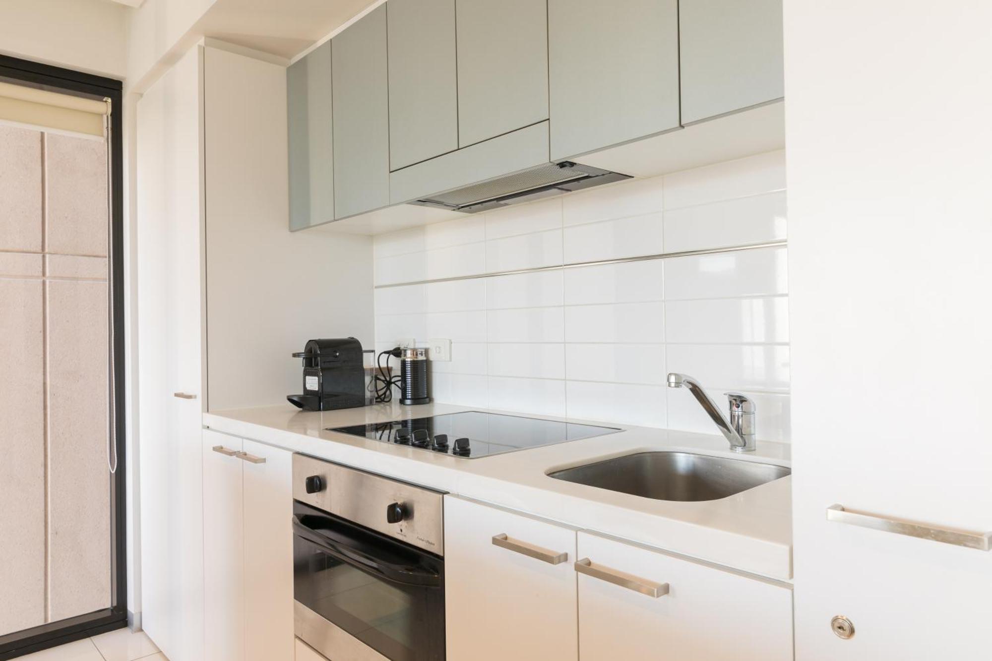 Luxury Oaks Horizons With A Pool Apartment Adelaide