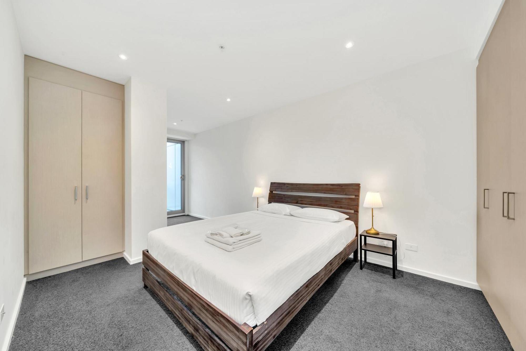 Apartment Vision On Morphett With Parking *