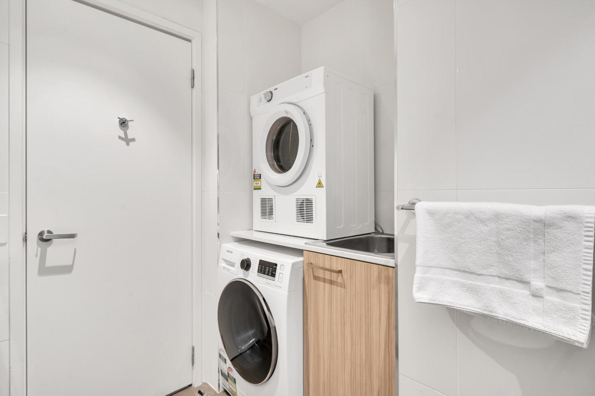 Vision On Morphett With Parking Apartment *