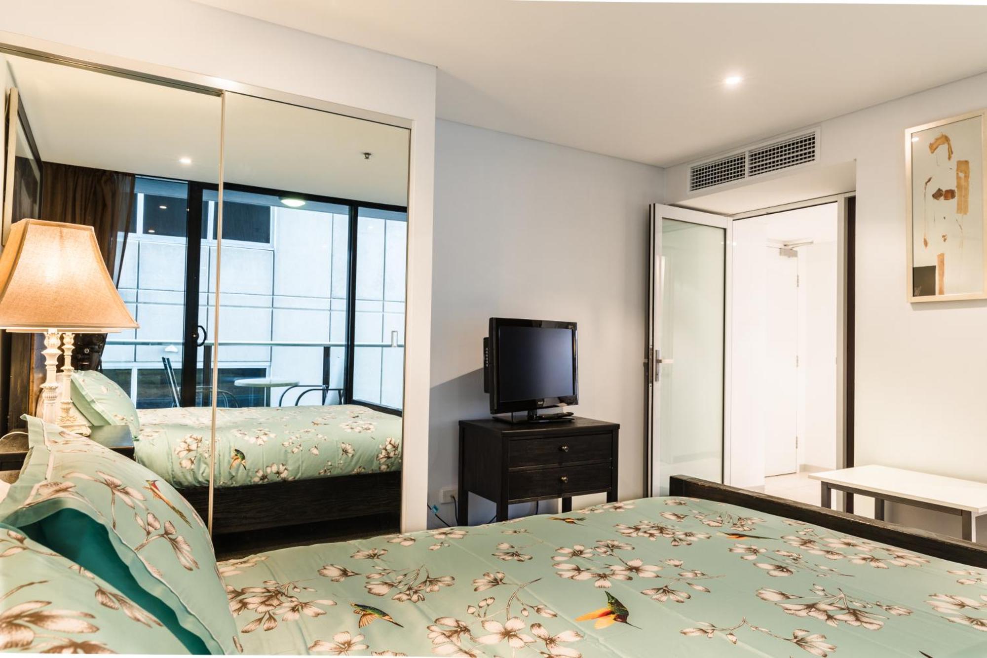 Luxury Oaks Horizons With A Pool Adelaide