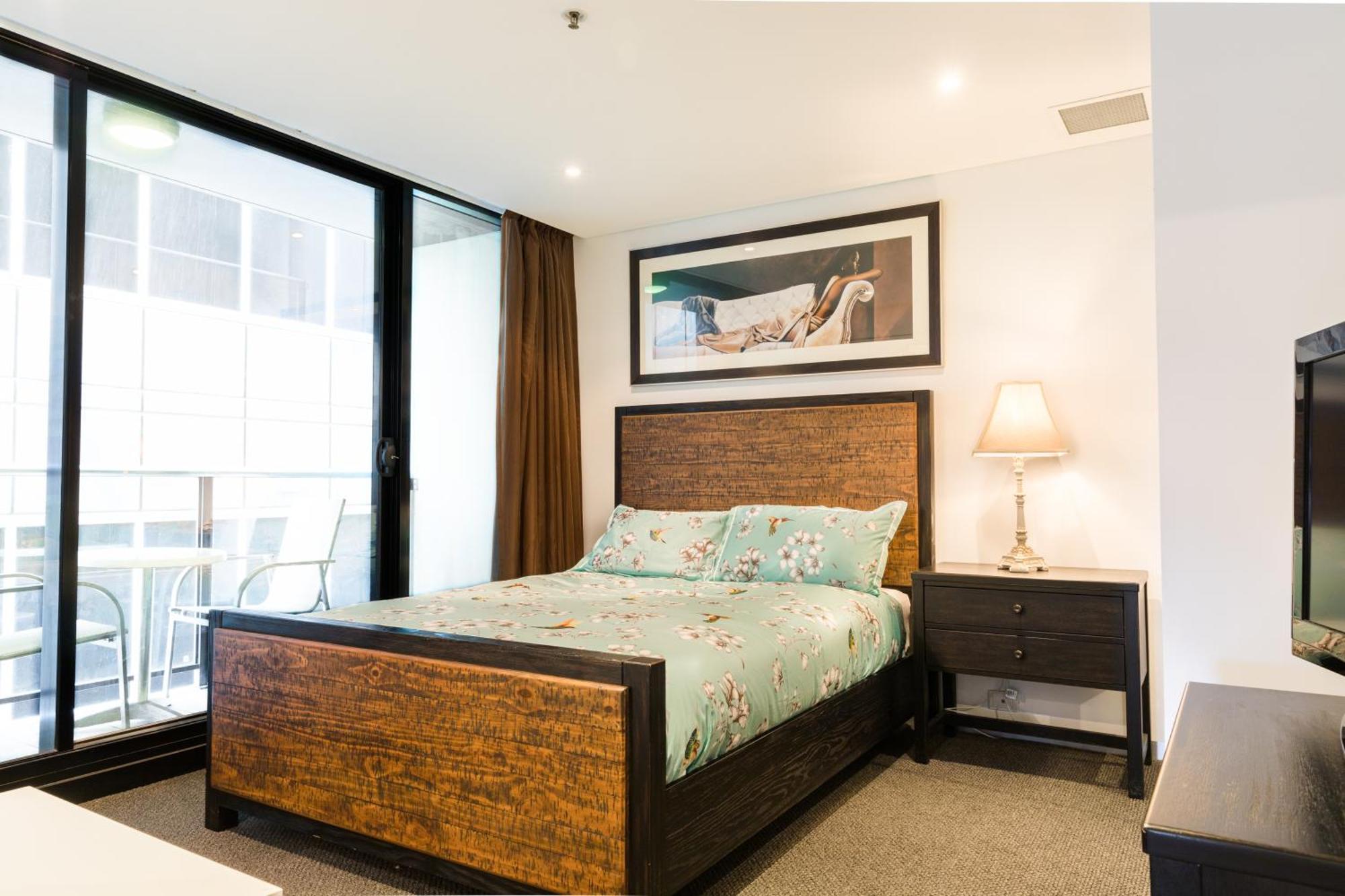 Luxury Oaks Horizons With A Pool Adelaide