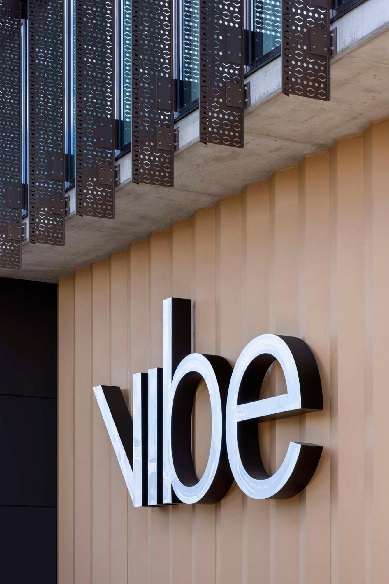Vibe Hotel 4*