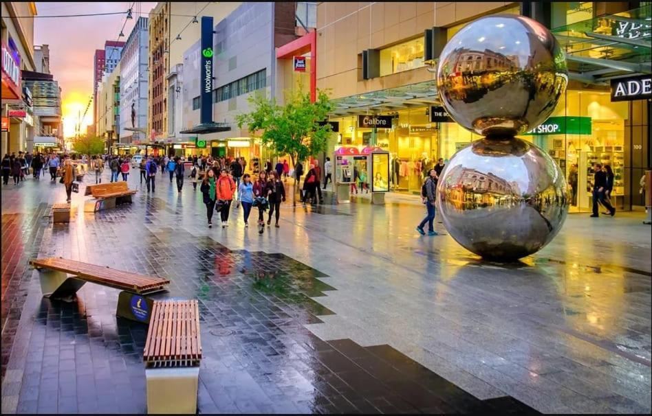 Luxury Cbd Exceptional View Level 21 * Adelaide