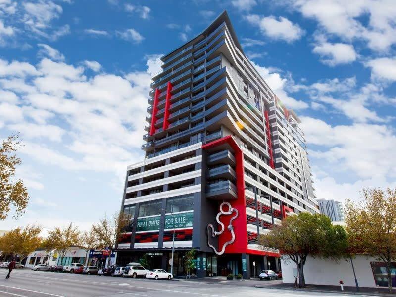 Pearl On Grote Pool&gym Mkt Parking