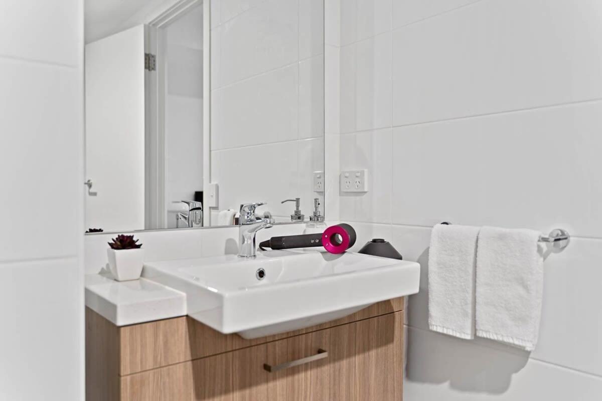 Pearl On Grote Pool&gym Mkt Parking Apartment