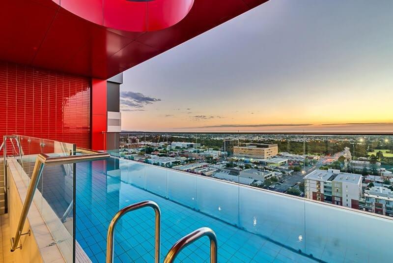 Pearl On Grote Pool&gym Mkt Parking * Adelaide